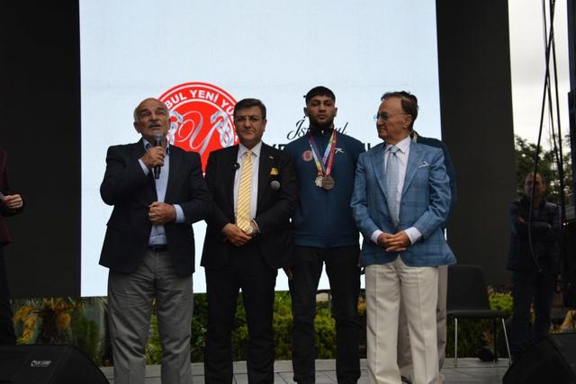 https://cmsapi.yeniyuzyil.edu.tr/news-media/big/367b2a92-394c-42d5-854e-58c668bf93fd51.JPG