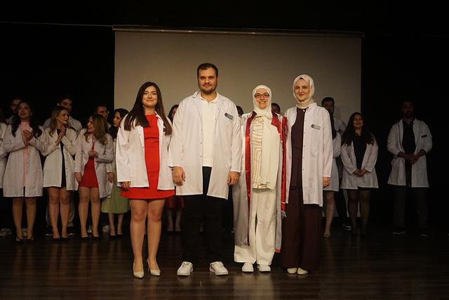 https://cmsapi.yeniyuzyil.edu.tr/news-media/big/54bbb216-d9ed-4ab5-b7ad-545c278e26aeDSC04761.JPG