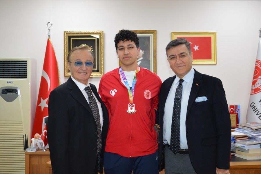 https://content.yeniyuzyil.edu.tr//upload/haber/2023/5904//banner/6b1ae747360.JPG