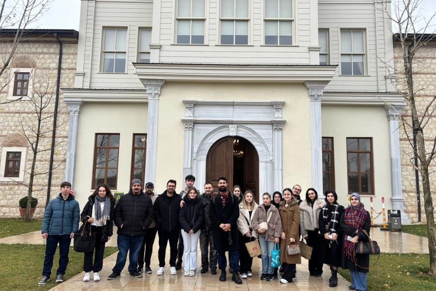 https://content.yeniyuzyil.edu.tr//upload/haber/2024/7182//banner/7b6faf43360.jpeg
