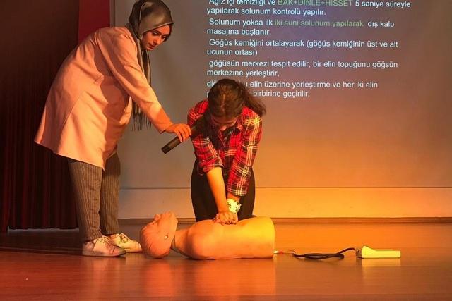 https://content.yeniyuzyil.edu.tr/upload/galeri/2018/2620/big/6.jpg