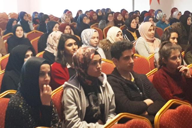 https://content.yeniyuzyil.edu.tr/upload/galeri/2019/2876/big/4.jpg