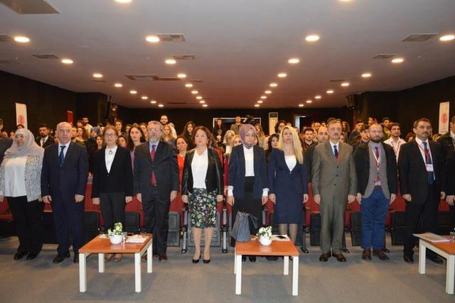 https://content.yeniyuzyil.edu.tr/upload/galeri/2019/2975/big/4.JPG