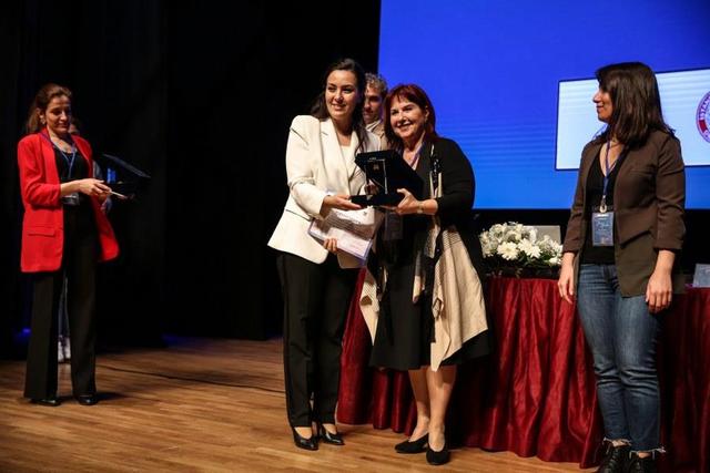 https://content.yeniyuzyil.edu.tr/upload/galeri/2019/2976/big/11.jpg