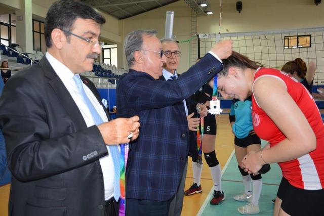 https://content.yeniyuzyil.edu.tr/upload/galeri/2019/3049/big/20.JPG
