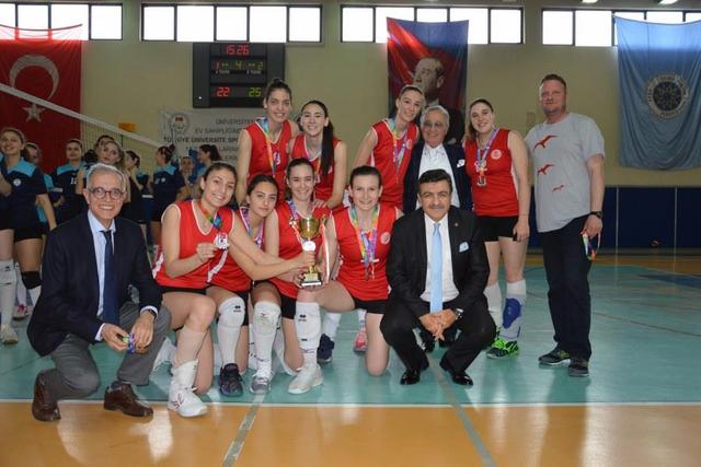 https://content.yeniyuzyil.edu.tr/upload/galeri/2019/3049/big/22.JPG