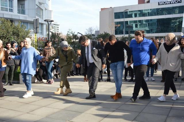 https://content.yeniyuzyil.edu.tr/upload/galeri/2019/3529/big/3.JPG