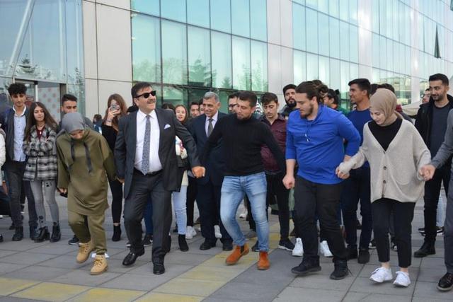 https://content.yeniyuzyil.edu.tr/upload/galeri/2019/3529/big/4.JPG