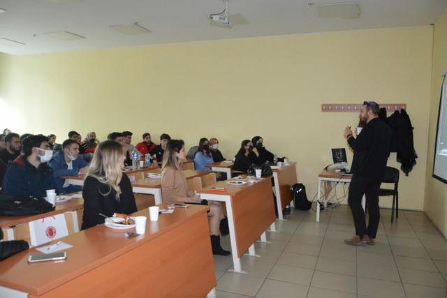 https://content.yeniyuzyil.edu.tr/upload/galeri/2021/4900/big/3.JPG
