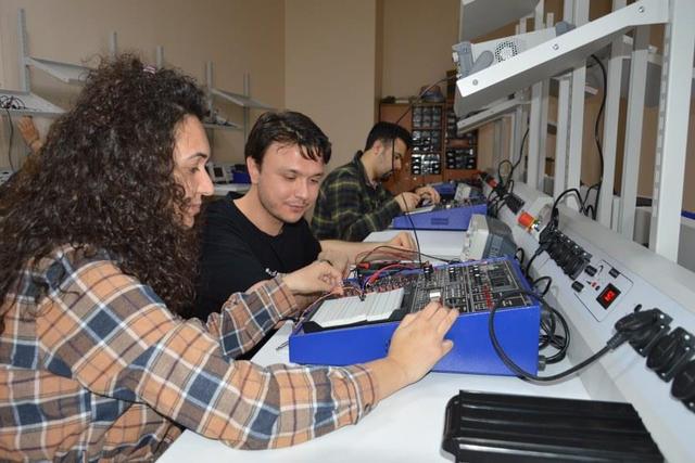 https://content.yeniyuzyil.edu.tr/upload/galeri/2023/6016/big/9.JPG