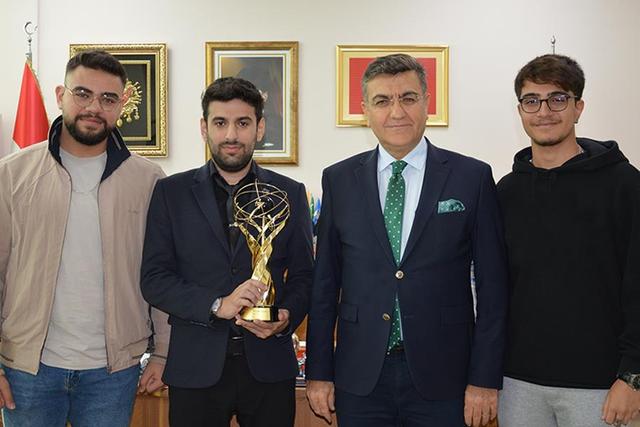 https://content.yeniyuzyil.edu.tr/upload/galeri/2023/6244/big/2.jpg