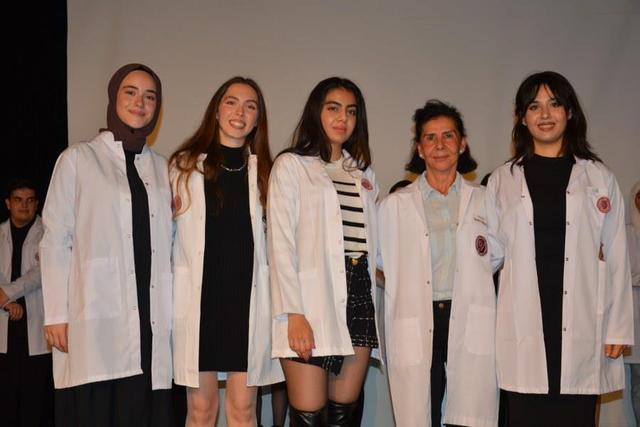 https://content.yeniyuzyil.edu.tr/upload/galeri/2023/6300/big/38.JPG