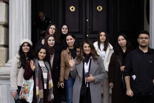 https://content.yeniyuzyil.edu.tr/upload/galeri/2023/6404/big/1.jpg