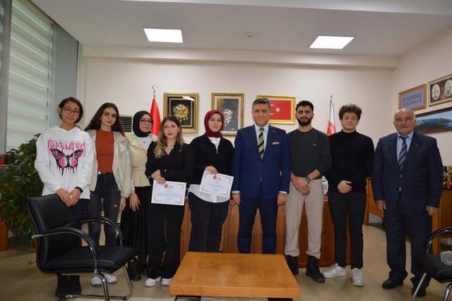 https://content.yeniyuzyil.edu.tr/upload/galeri/2023/6406/big/3.JPG
