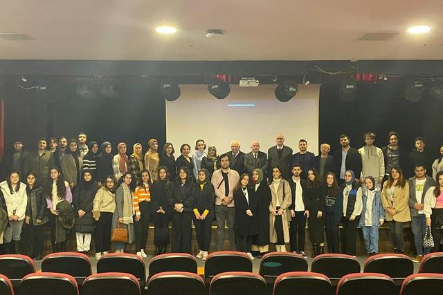 https://content.yeniyuzyil.edu.tr/upload/galeri/2023/6415/big/11.jpg