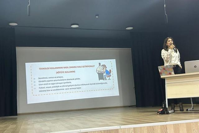 https://content.yeniyuzyil.edu.tr/upload/galeri/2023/6430/big/3.jpg