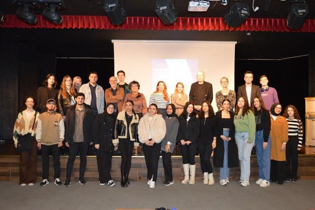 https://content.yeniyuzyil.edu.tr/upload/galeri/2023/6443/big/11.JPG