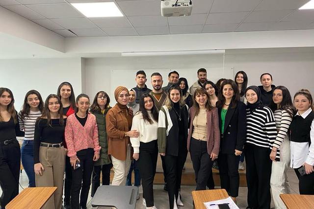 https://content.yeniyuzyil.edu.tr/upload/galeri/2024/6456/big/12.jpg