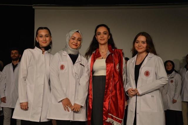 https://content.yeniyuzyil.edu.tr/upload/galeri/2024/6719/big/33.JPG