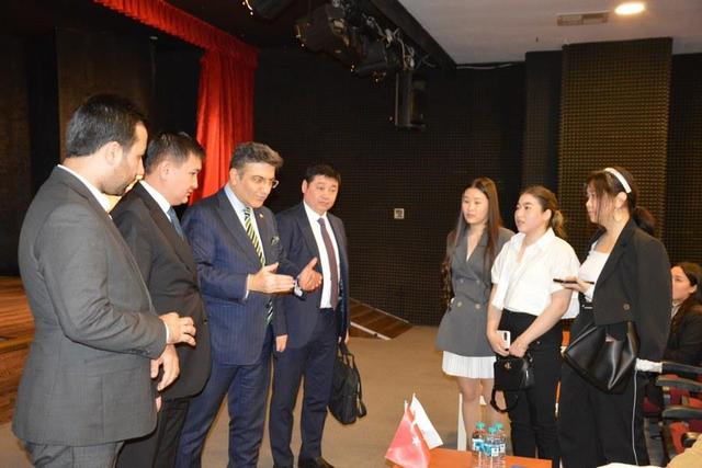 https://content.yeniyuzyil.edu.tr/upload/galeri/2024/6750/big/8.JPG
