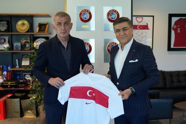 https://content.yeniyuzyil.edu.tr/upload/galeri/2024/6959/big/2.jpg