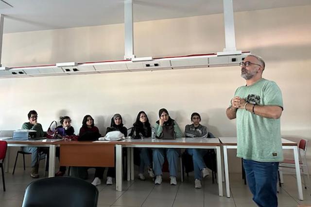 https://content.yeniyuzyil.edu.tr/upload/galeri/2025/7234/big/3.jpg