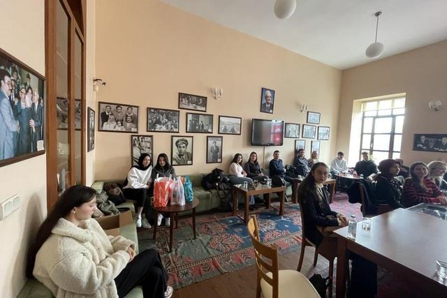 https://content.yeniyuzyil.edu.tr/upload/galeri/2025/7321/big/2.jpg