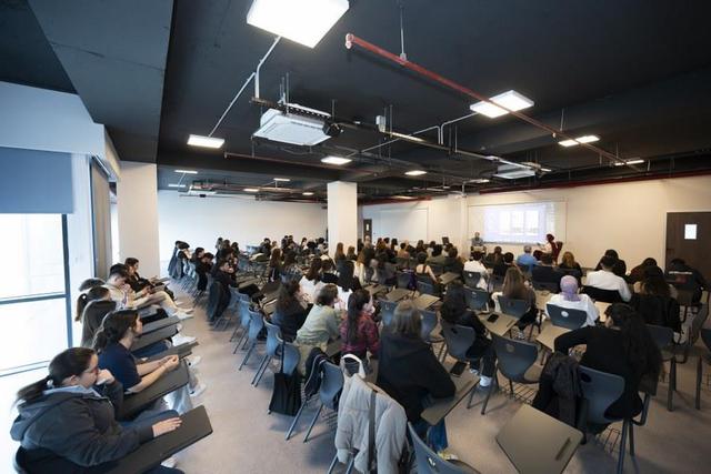 https://content.yeniyuzyil.edu.tr/upload/galeri/2025/7333/big/2.jpg