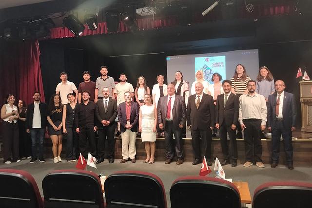 https://cmsapi.yeniyuzyil.edu.tr/news-media/big/1e4f8ac7-b4b5-4718-996b-3842f35b3a2e17.jpg