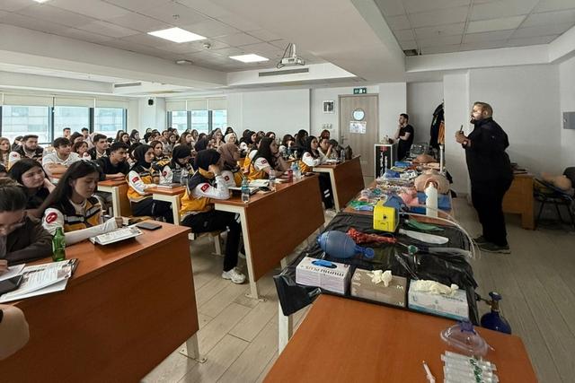 https://cmsapi.yeniyuzyil.edu.tr/news-media/big/d4cb7ad3-1fd0-450d-80a9-dad2d0f5e58111-1.jpg
